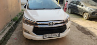 Super White Toyota Innova CRYSTA 2.8 Z