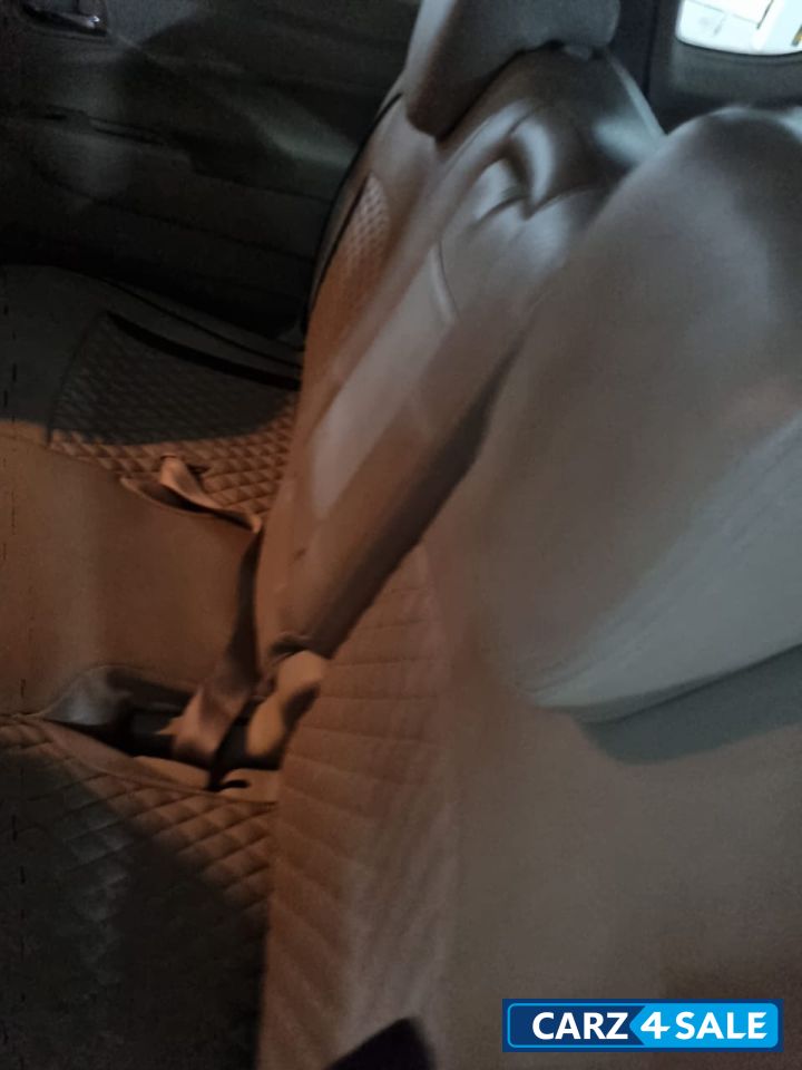 Maruti Suzuki Ertiga VXI Maruti Suzuki Ertiga VXI