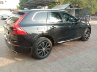 Black Volvo XC60 D5
