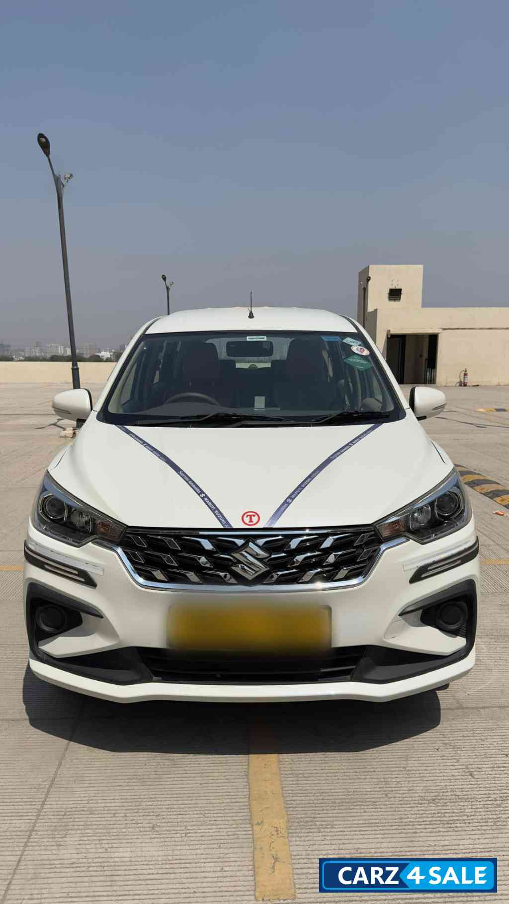White Maruti Suzuki Ertiga VXI O CNG