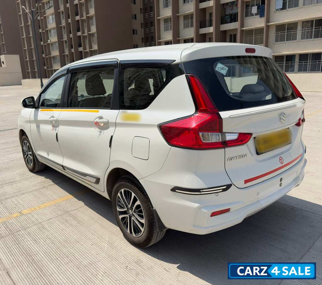 White Maruti Suzuki Ertiga VXI O CNG