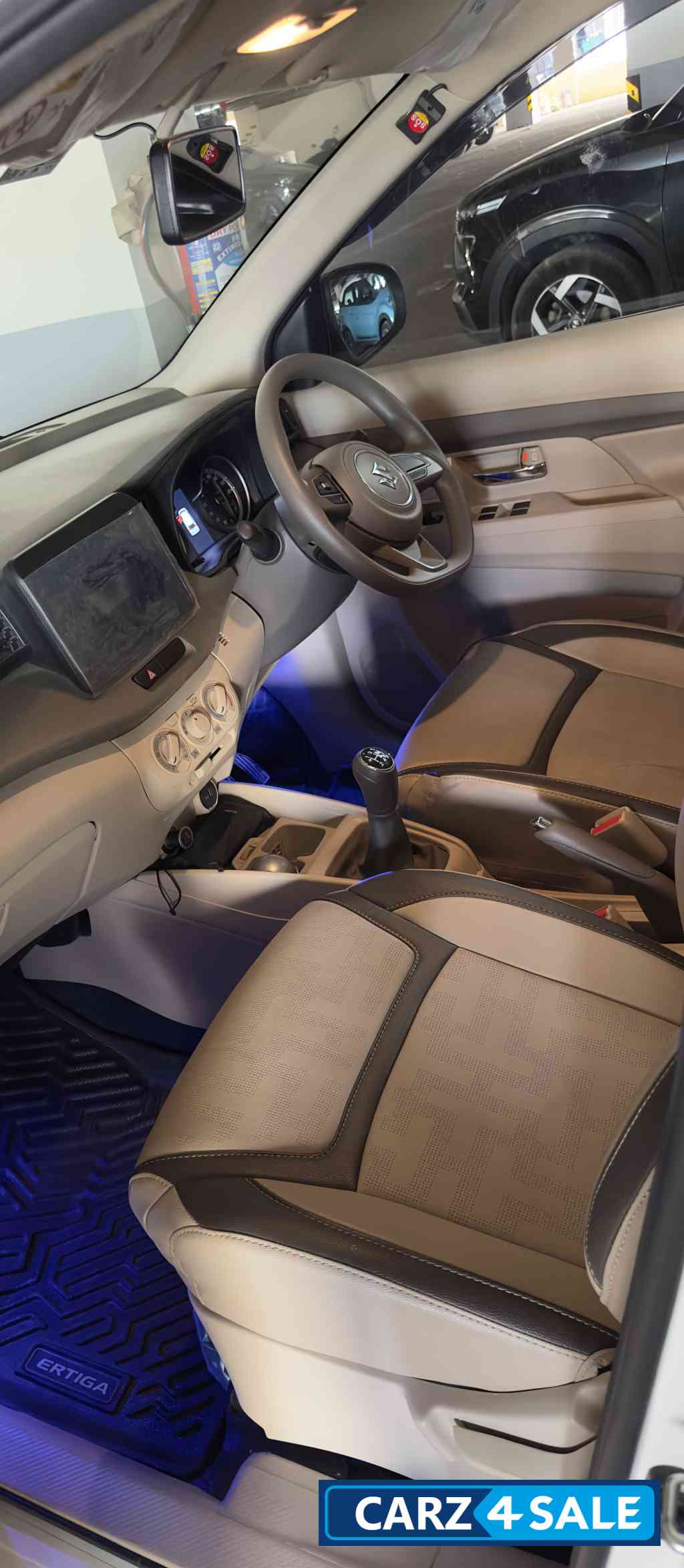 White Maruti Suzuki Ertiga VXI O CNG