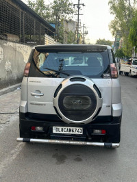 Mahindra NuvoSport N8