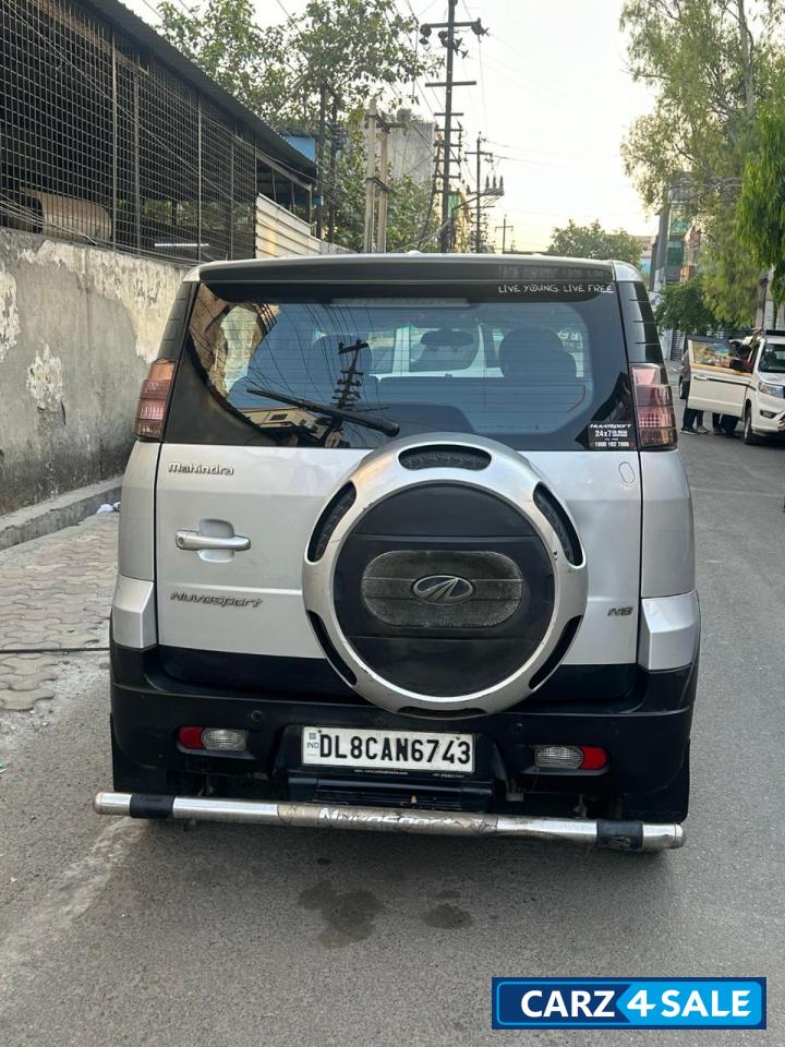 Mahindra NuvoSport N8