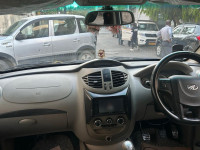 Mahindra NuvoSport N8