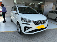 White Maruti Suzuki Ertiga vxi o CNG