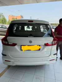 White Maruti Suzuki Ertiga vxi o CNG