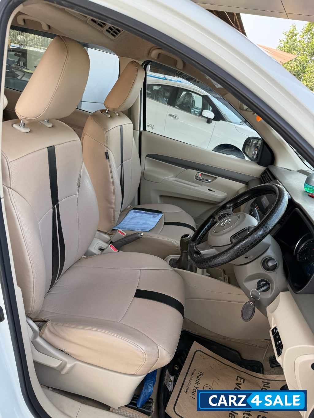 White Maruti Suzuki Ertiga vxi o CNG