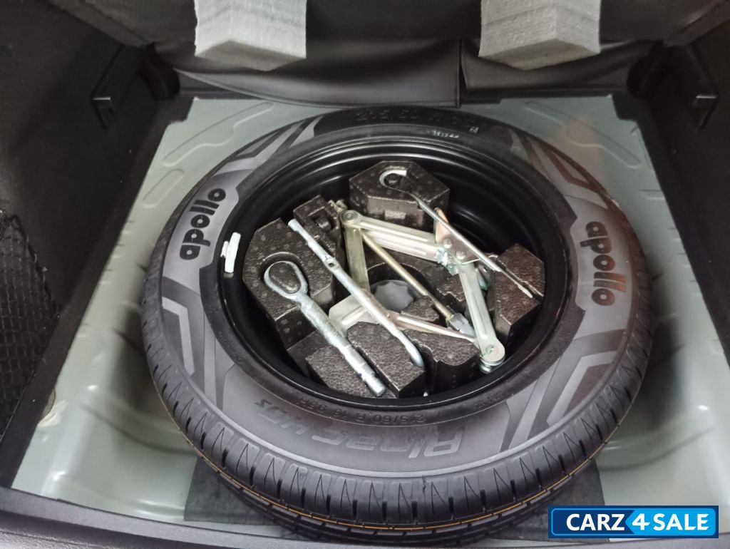 Stary Black MG Astor Super EX 1.5MT