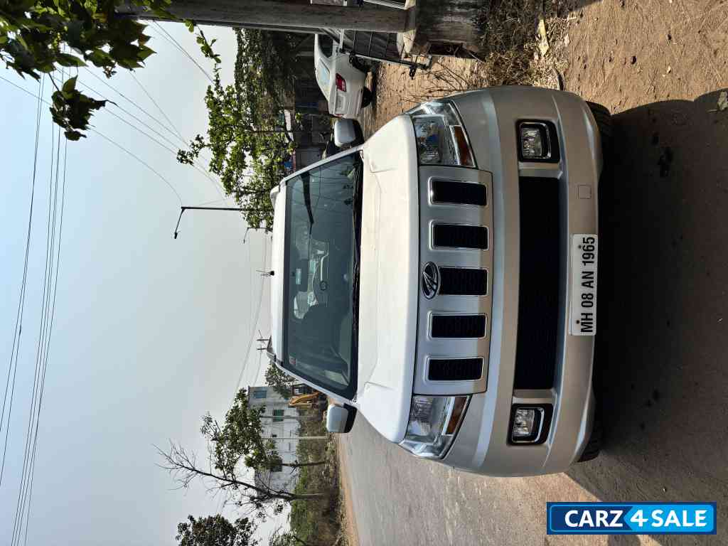 Mahindra TUV300 T8