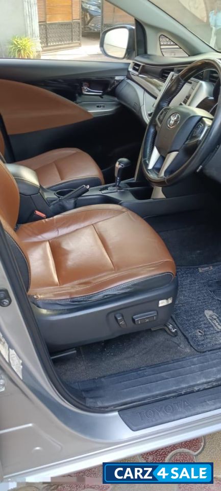 Toyota Innova Crysta