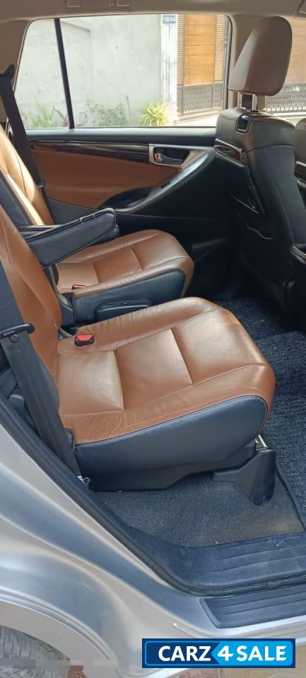 Toyota Innova Crysta