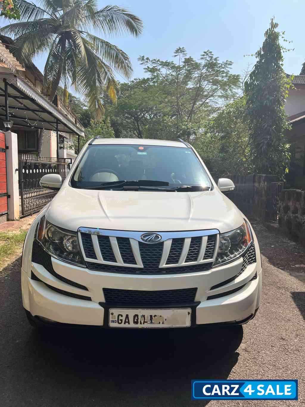Mahindra XUV 500 W8