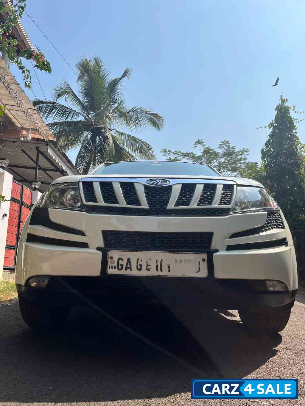 Mahindra XUV 500 W8
