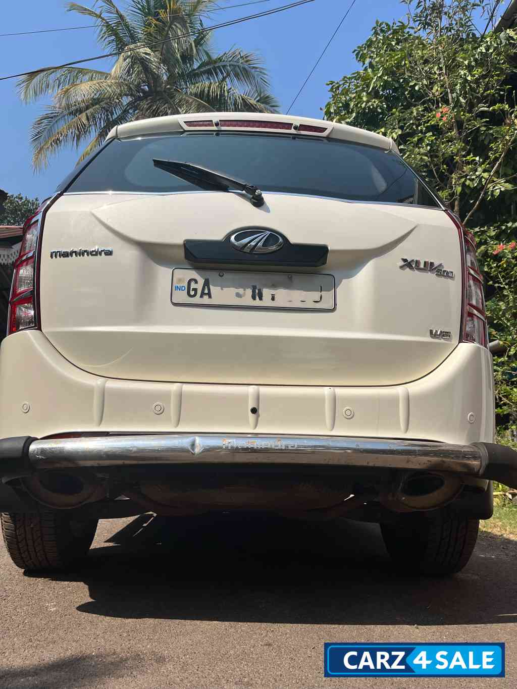 Mahindra XUV 500 W8