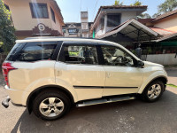 Mahindra XUV 500 W8