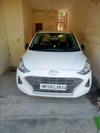 White Hyundai i10 Magma