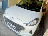 White Hyundai i10 Magma