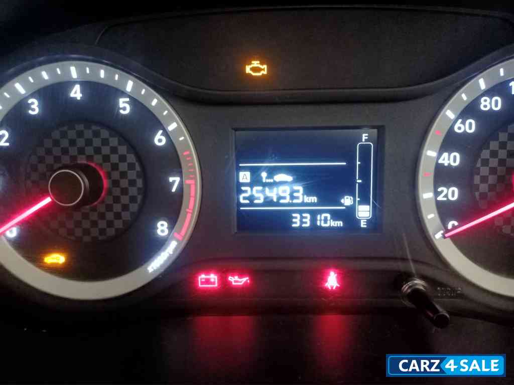 White Hyundai i10 Magma