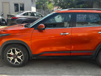 Orange Kia Seltos GTX+