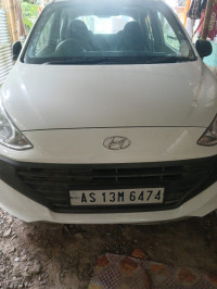 Polar White Hyundai Santro Era excutive