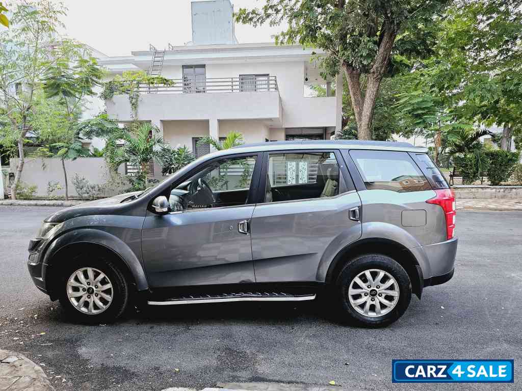 Mahindra XUV 500 W10 AUTOMATIC TOP MODEL