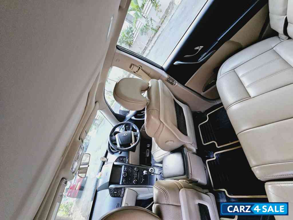 Mahindra XUV 500 W10 AUTOMATIC TOP MODEL