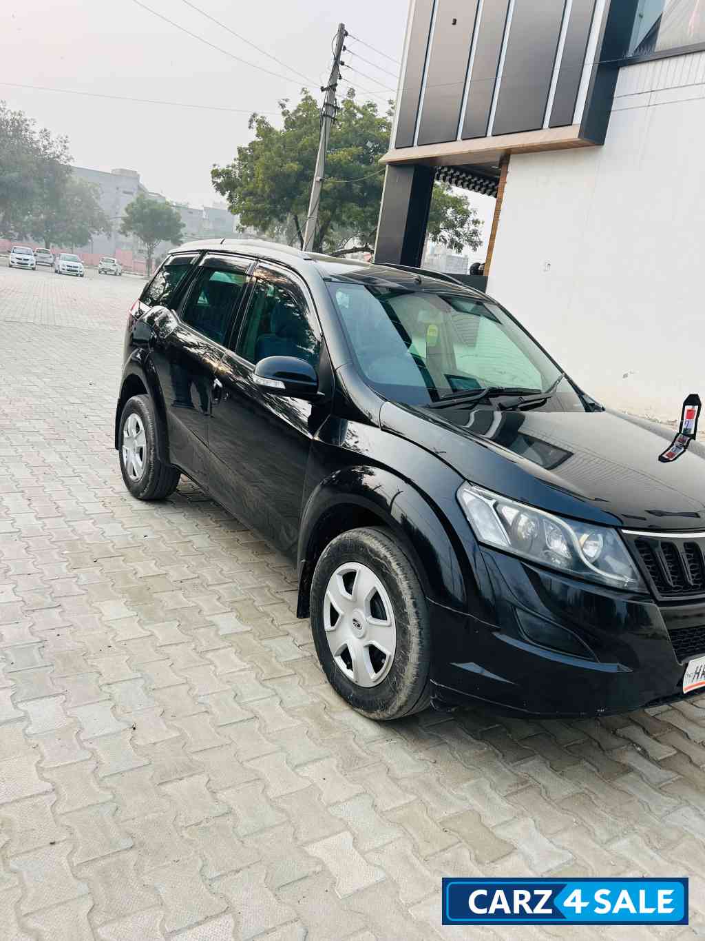 Mahindra XUV 500 W4