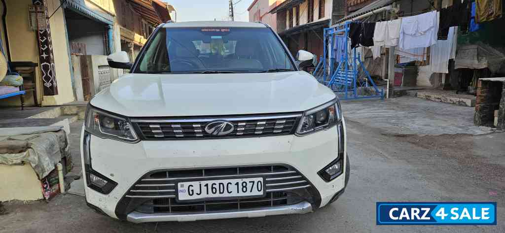 Mahindra XUV300 W8(O)Diesel