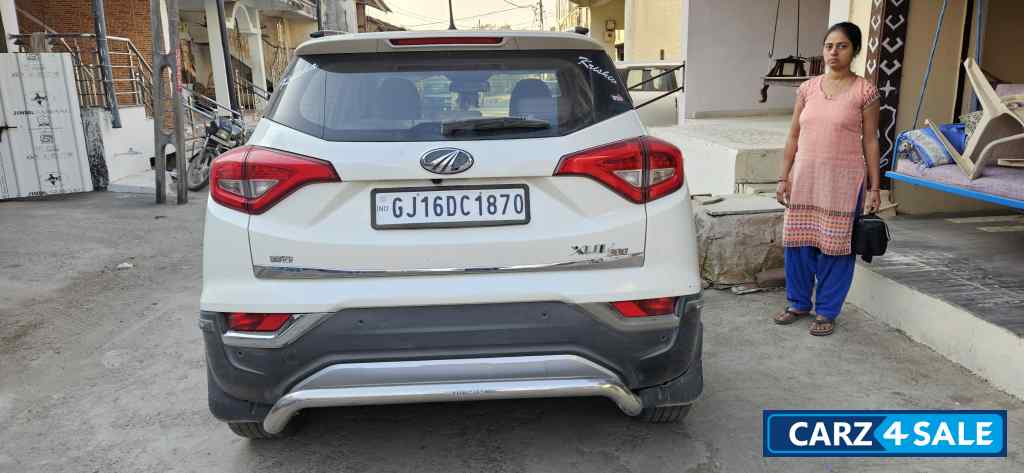 Mahindra XUV300 W8(O)Diesel