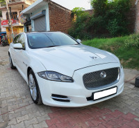 Polaris White Jaguar XJ L 3.0 Portfolio V6