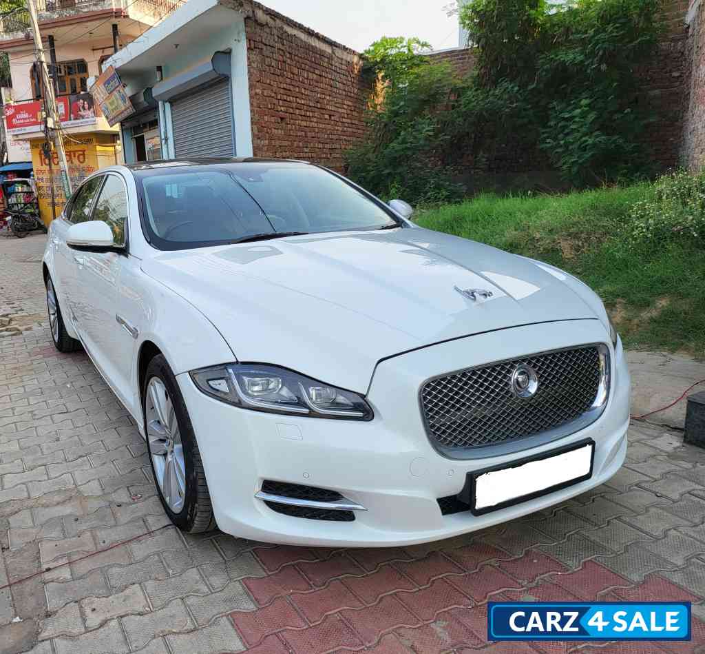 Polaris White Jaguar XJ L 3.0 Portfolio V6