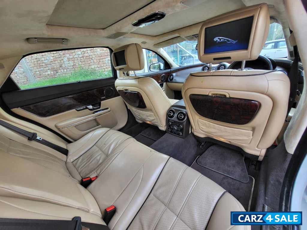 Polaris White Jaguar XJ L 3.0 Portfolio V6