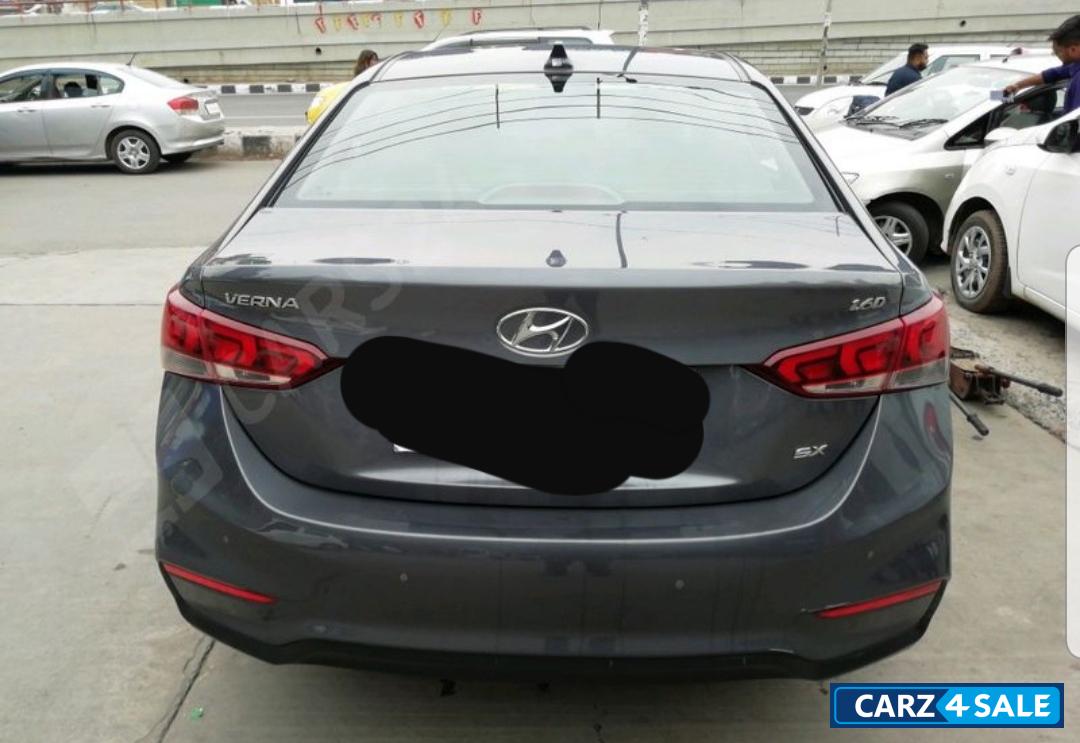 Hyundai  Verna