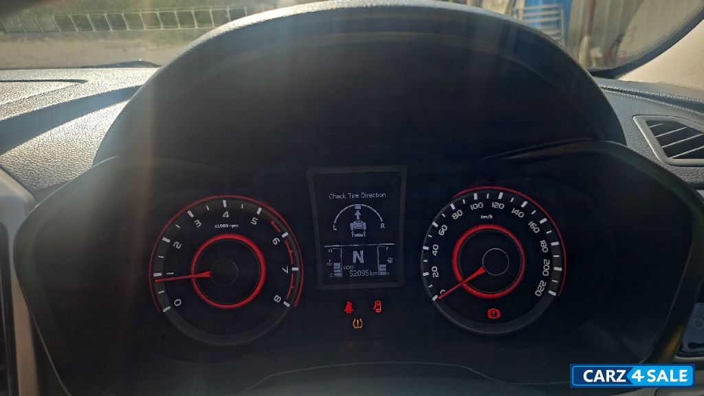 Mahindra XUV300 O petrol