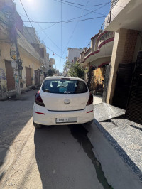 C White Hyundai i20 Sportz
