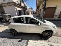 C White Hyundai i20 Sportz