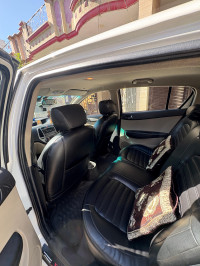 C White Hyundai i20 Sportz