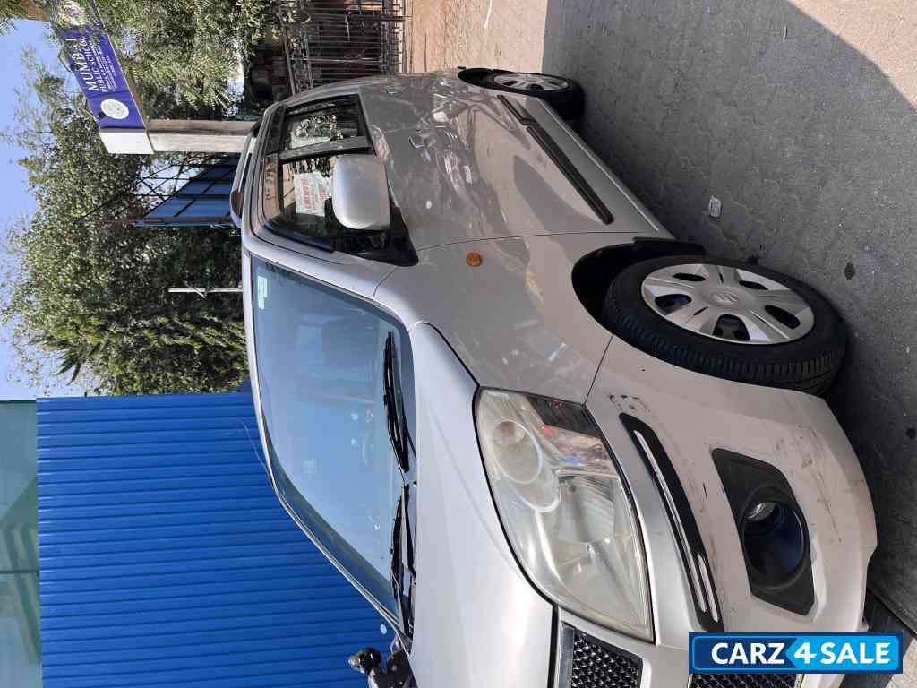 Silver Maruti Suzuki Wagon R Vxi Silver Maruti Suzuki Wagon R Vxi