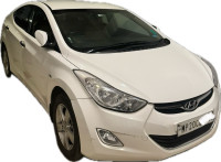 White Hyundai Elantra Automatic petrol