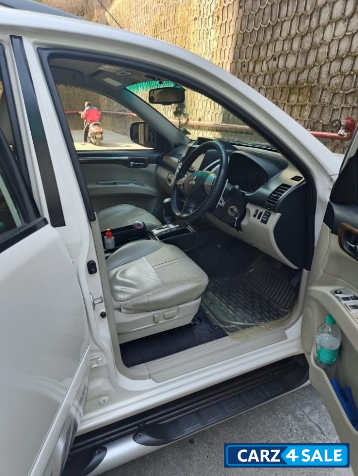 Mitsubishi Pajero Automatic