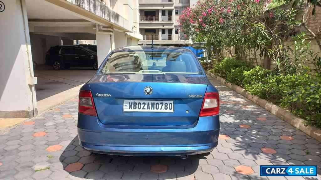 Silk Blue Skoda Rapid 1.6 Ambition TDI