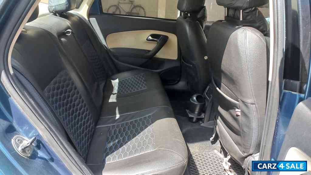 Silk Blue Skoda Rapid 1.6 Ambition TDI