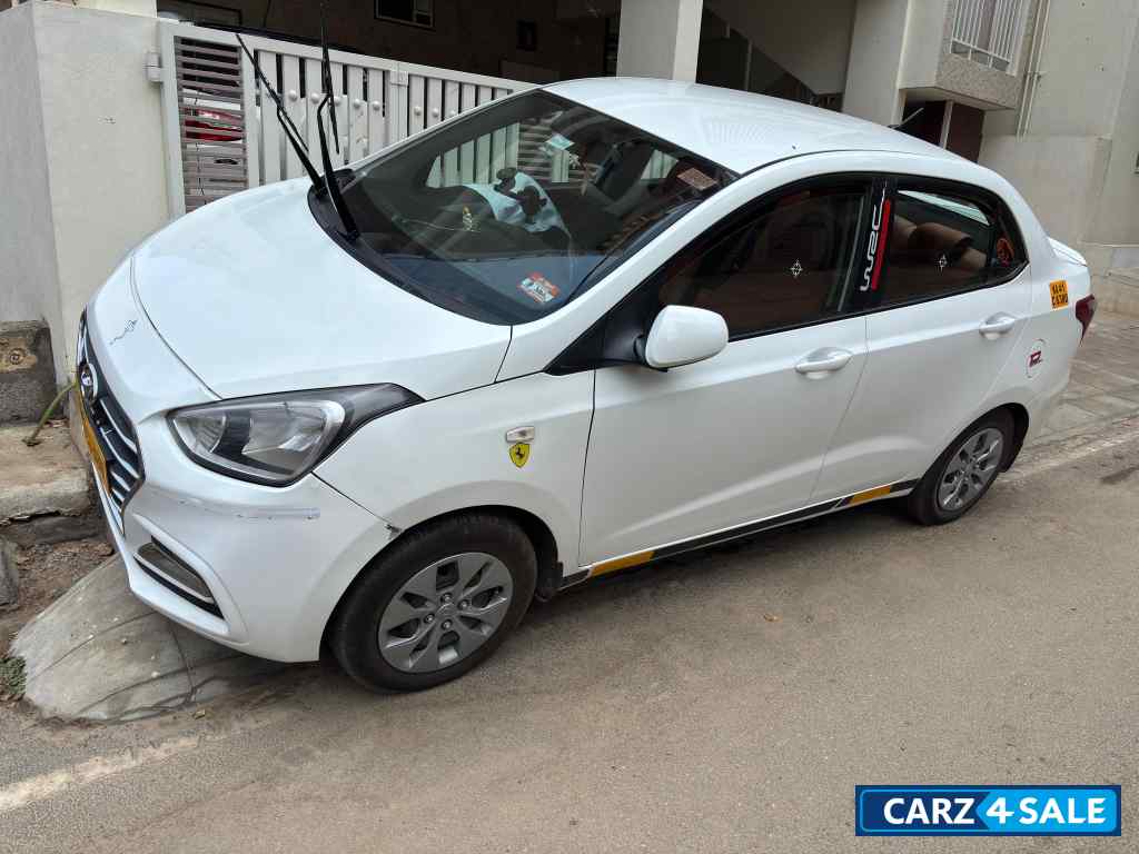 Polar White Hyundai Xcent S CRDi Polar White Hyundai Xcent S CRDi