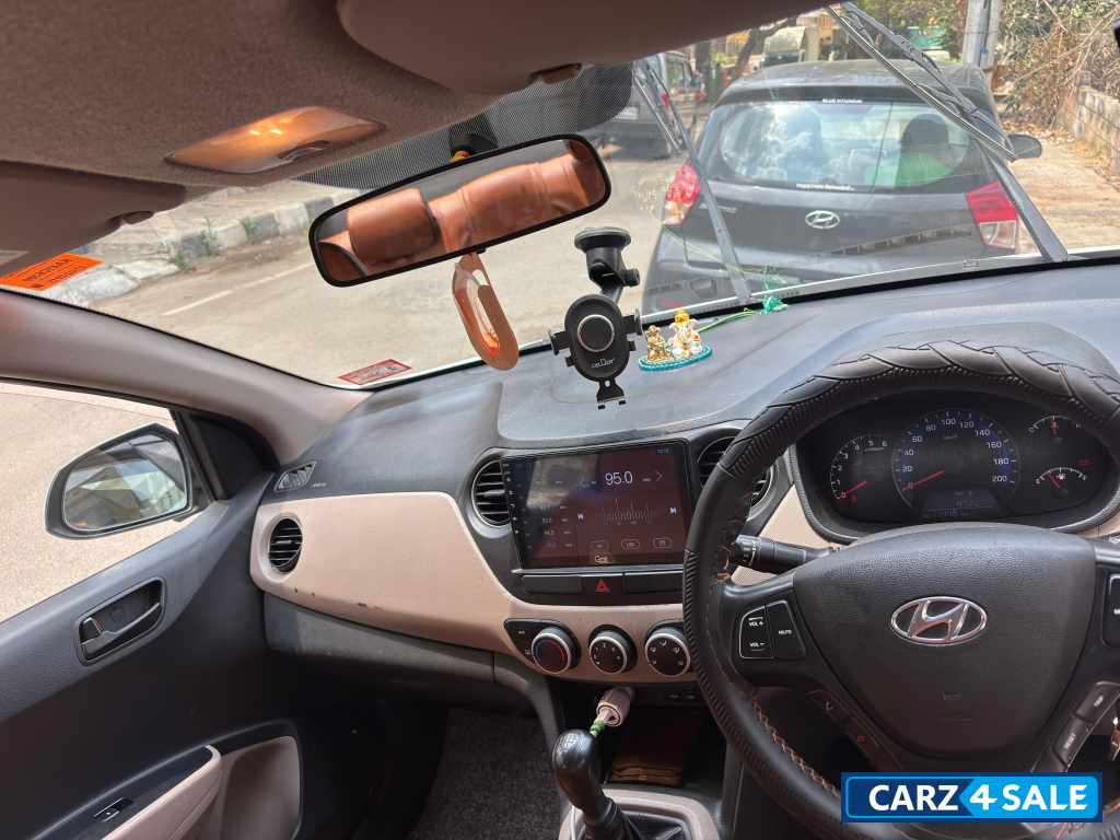 Polar White Hyundai Xcent S CRDi Polar White Hyundai Xcent S CRDi