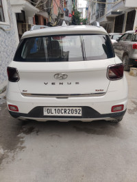 Polar White Hyundai Venue DCT SX+ TURBO