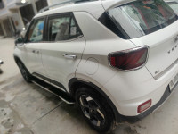 Polar White Hyundai Venue DCT SX+ TURBO