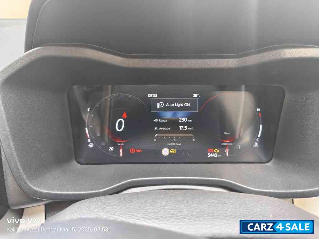 Mahindra XUV 3XO AX7L MT