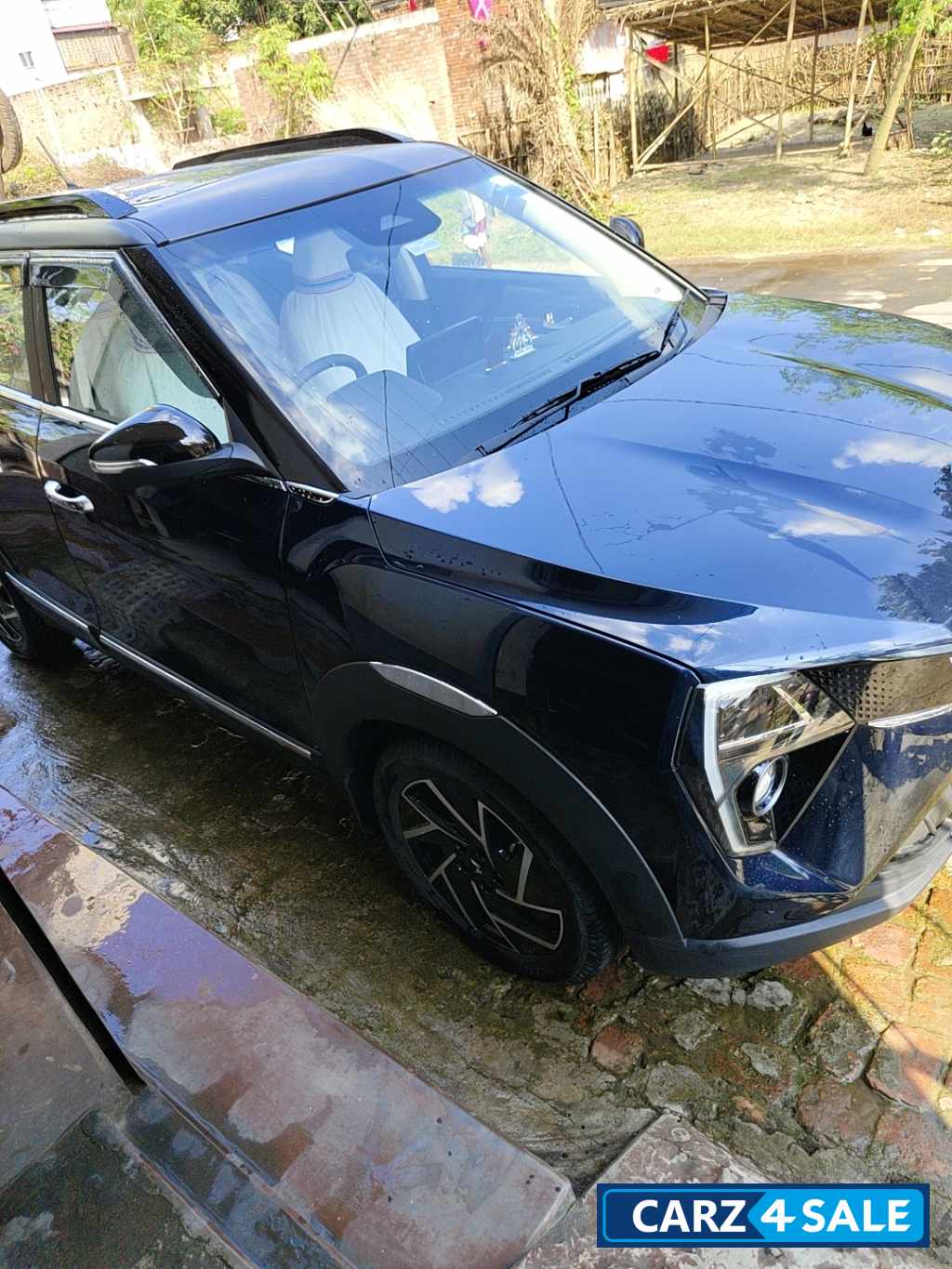 Mahindra XUV 3XO AX7L MT