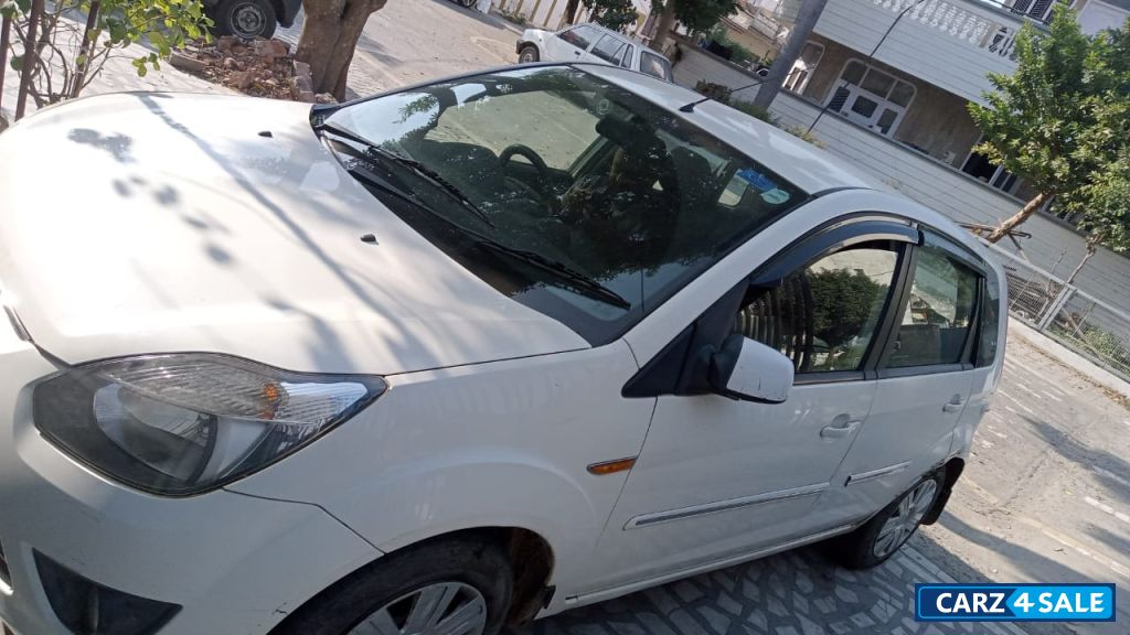 Ford Figo Titanium 1.2 petrol